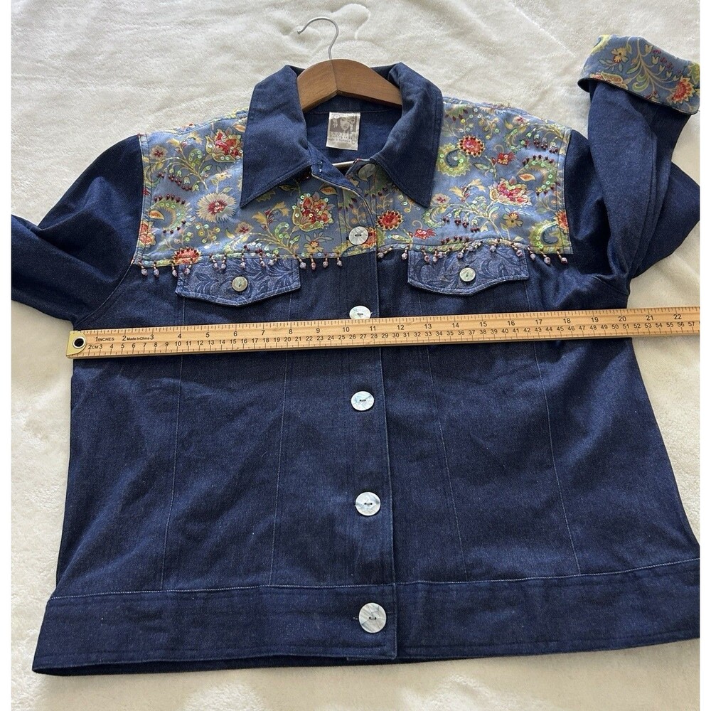 Womens Denim Jacket Large Floral Yoke Beaded Embellished Flip Cuff Artsy Boho - Picture 9 of 11